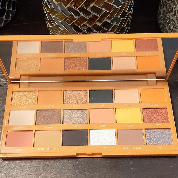 Makeup Revolution Other - Makeup Revolution eyeshadow palette